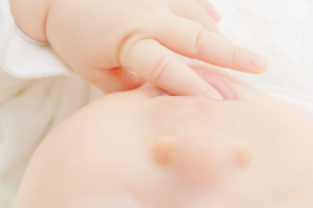 指しゃぶりのアップ