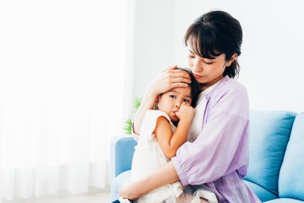 4歳になっても指しゃぶりをする女の子