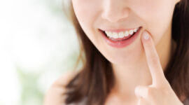 健康な歯の女性